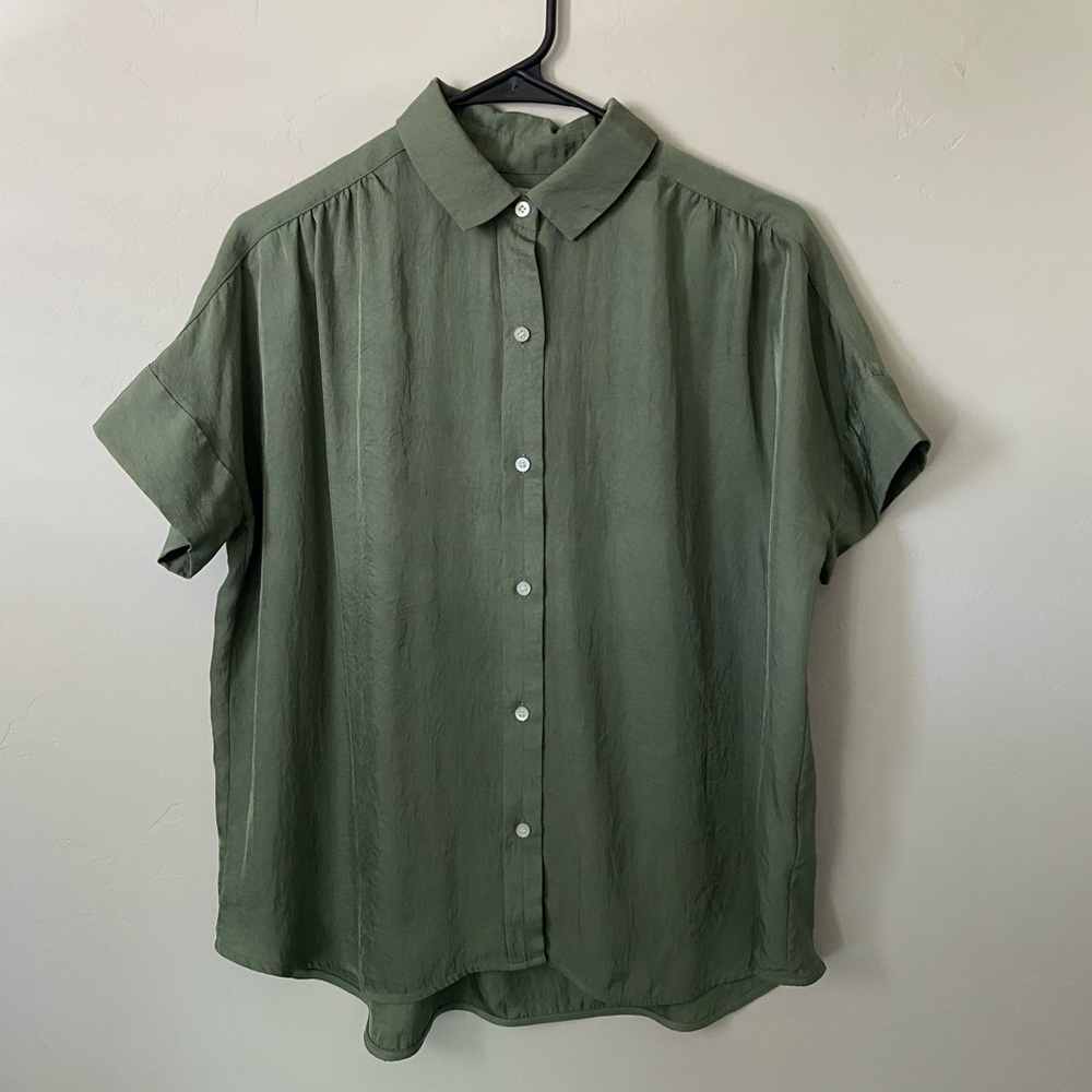Everlane Green Silky Short-sleeve button-down